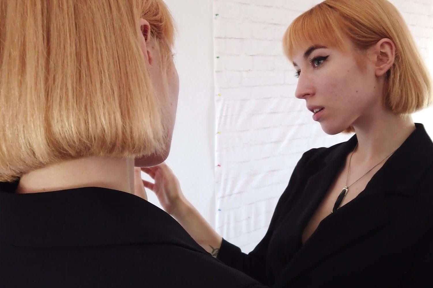 phim sex nghiep du Bé người mẫu tóc vàng khí chất