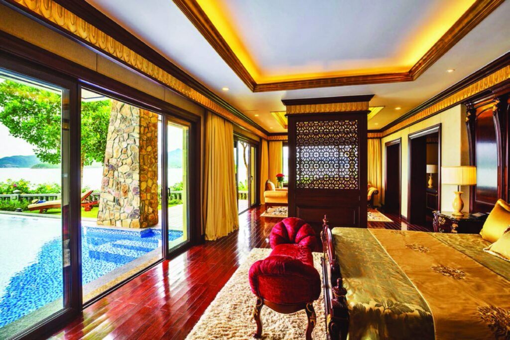 bang-gia-phong-Vinpearl-Luxury-Nha-Trang